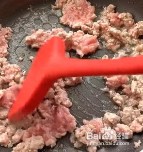 如何制作超下饭的茄条肉末豆腐煲