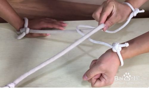 两根绳子交叉怎么分开