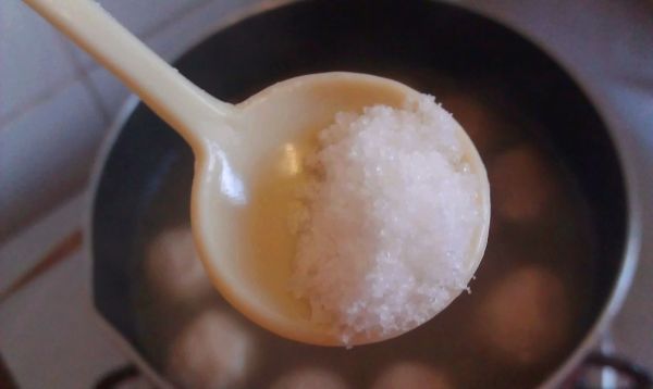 榨菜碧绿双丸汤