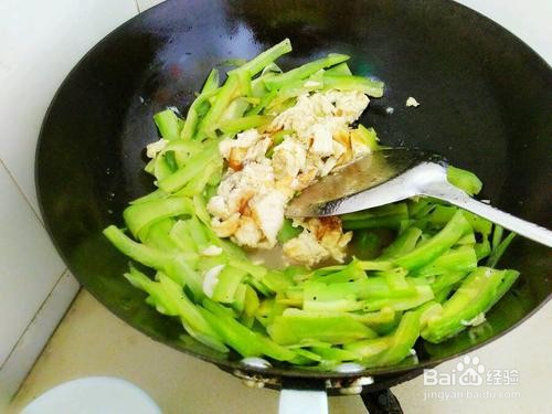 苦瓜炒鸡蛋怎么做