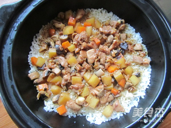 叉烧鸡腿煲仔饭