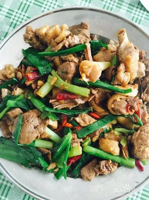 蒜苗香炒鸭腿