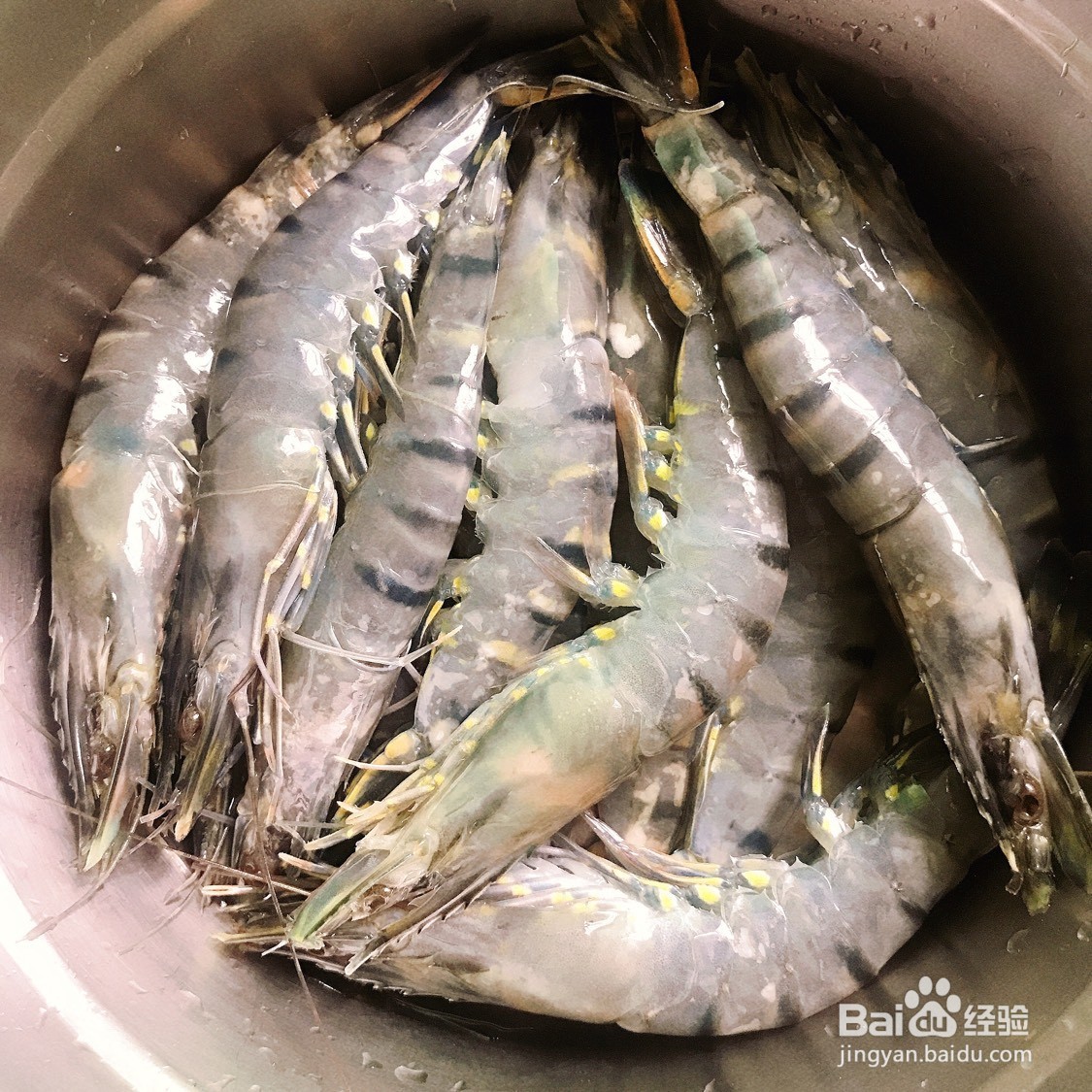 如何制作黑虎虾汉堡