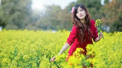 网络上与美女聊天,怎么才能够得到美女的信任