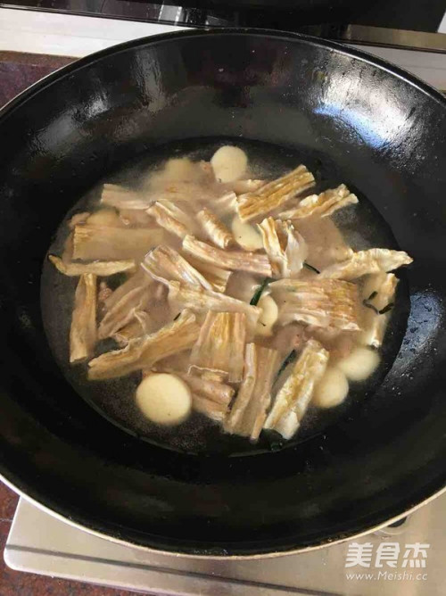 腐竹鱿鱼干汤
