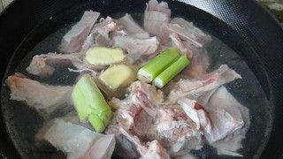 教你做出美味的清炖羊排萝卜汤