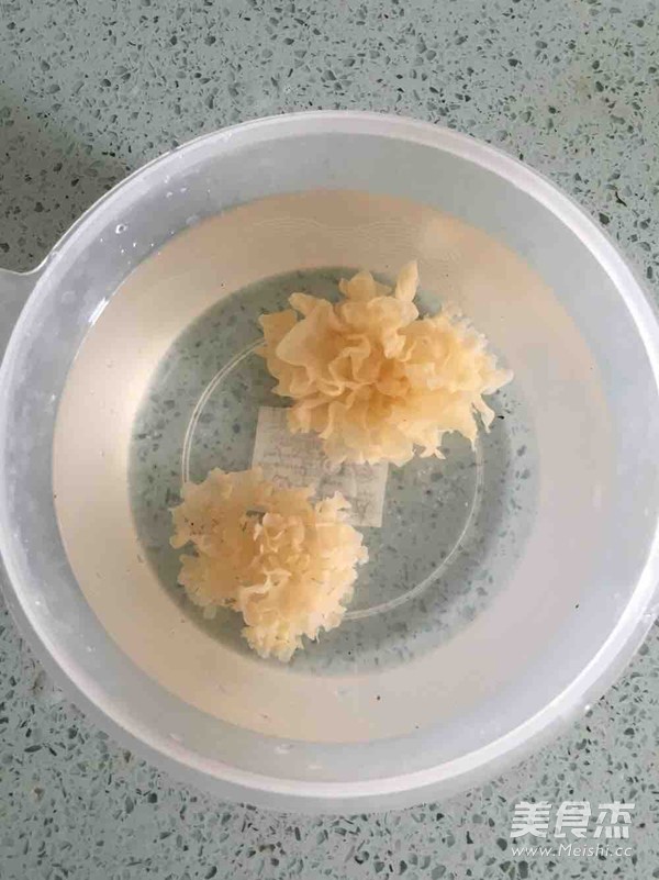 红枣银耳汤的做法