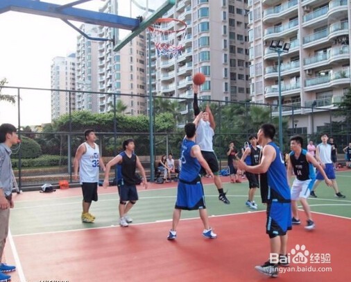 行进间上篮投不中怎么办