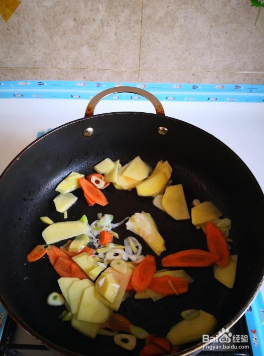 娃娃菜炒土豆片