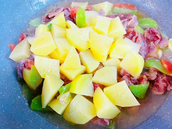 土豆蚝油牛肉便当