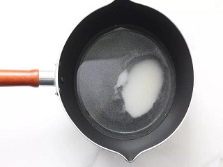 开心果草莓牛轧糖怎么做？