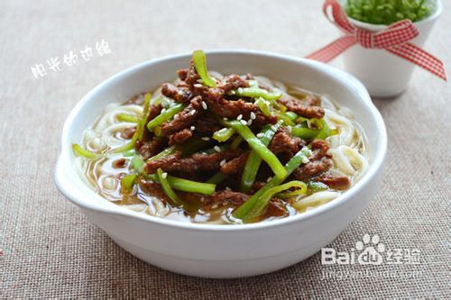 餐館裡最受歡迎的開胃湯麵——【青椒素肉絲麵】