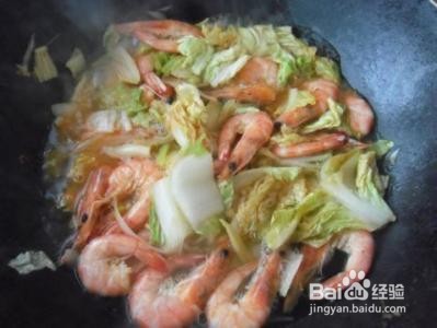 白菜叶鲜炒大虾