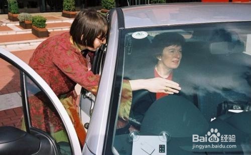 冬天如何消除汽车静电