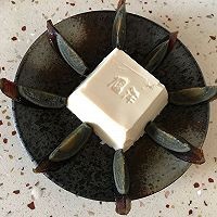 如何制作蛋黄酱皮蛋拌豆腐