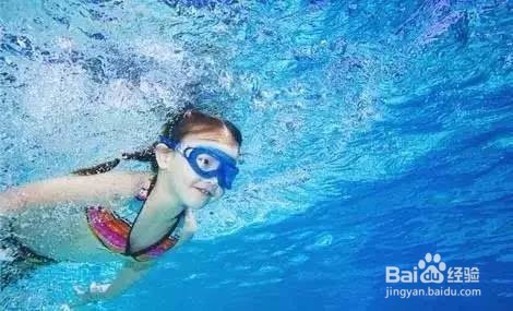 如何选游泳镜？进水or压眼睛？不存在的！