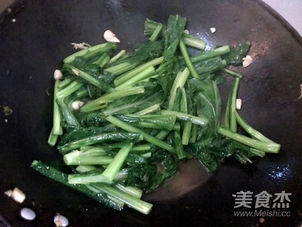 红油炒芥菜的做法