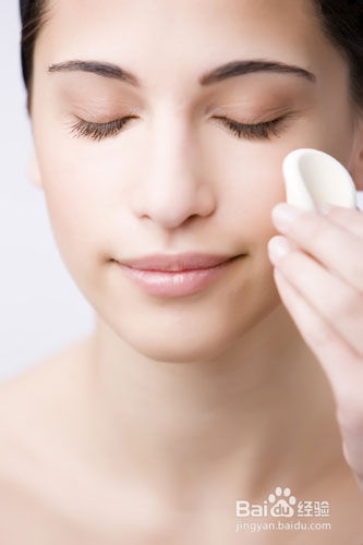 熬夜不熬熊猫眼 快速拯救水泡眼