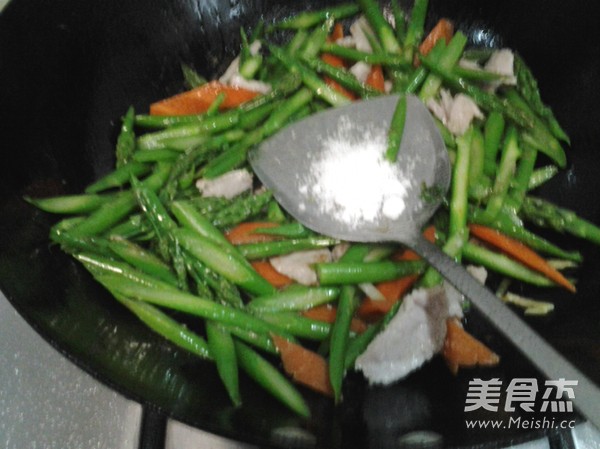 肉片芦笋的做法