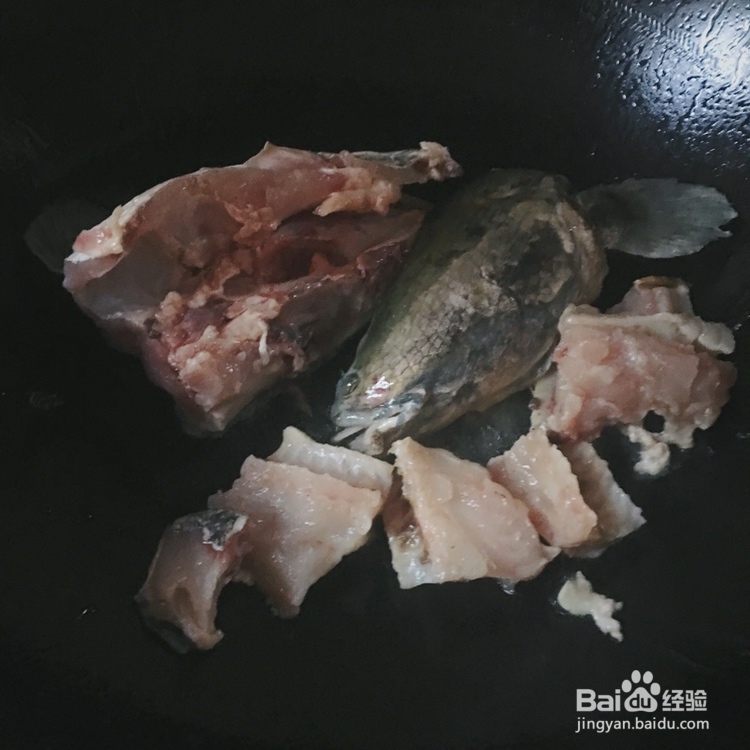 怎么简单的做在家也能做的酸菜鱼?