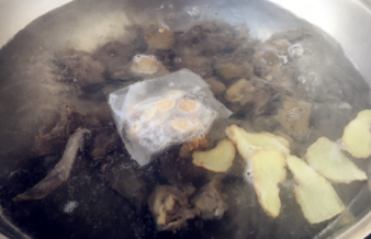 当归黄芪乳鸽汤