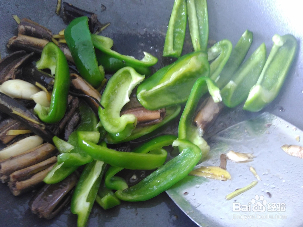 浓香好吃的甜椒爆黄鳝的做法