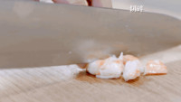 薯片牛油果大虾沙拉