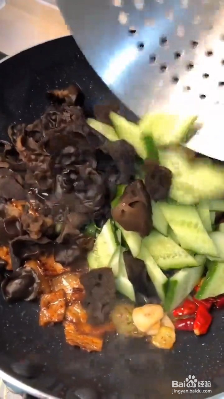 如何制作黄瓜炒鸡蛋