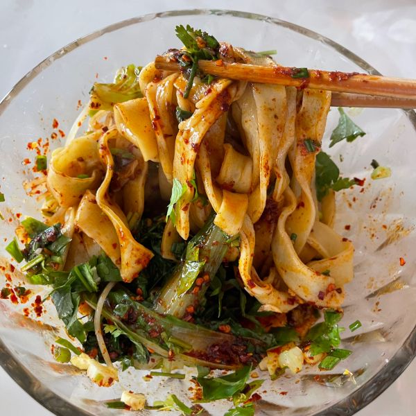 家常手擀油泼面