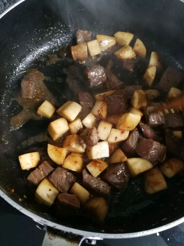 黑椒牛肉粒焖杏鲍菇