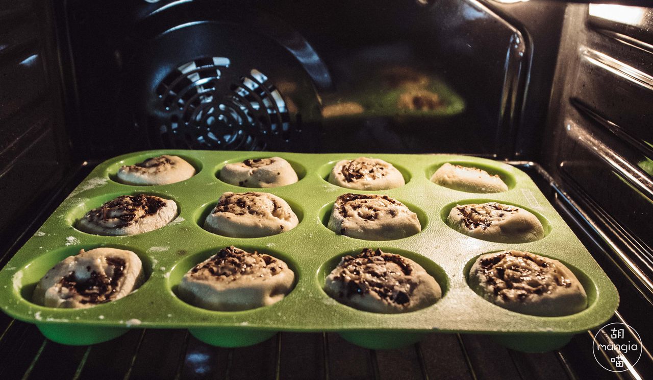 在家也能做美味的巧克力面包卷,十分好吃!