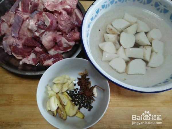 家常牛腩炖山药