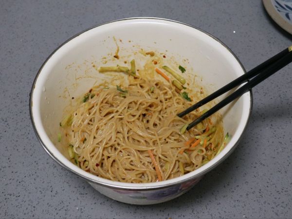 东北麻酱拌冷面