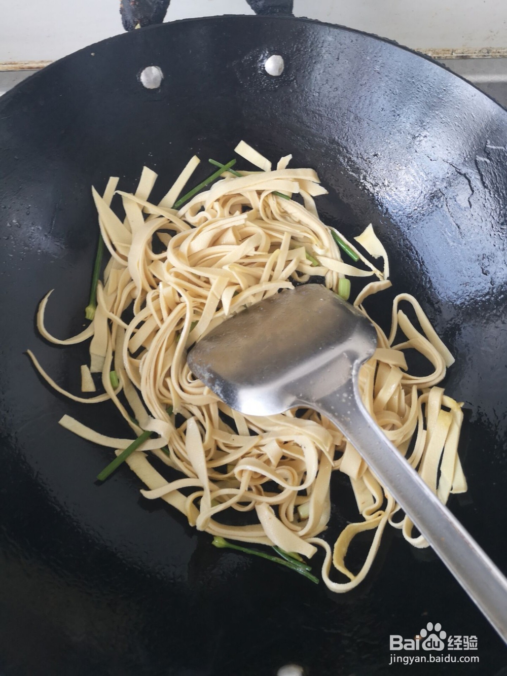 韭菜苔炒豆皮/千张怎么做好吃?