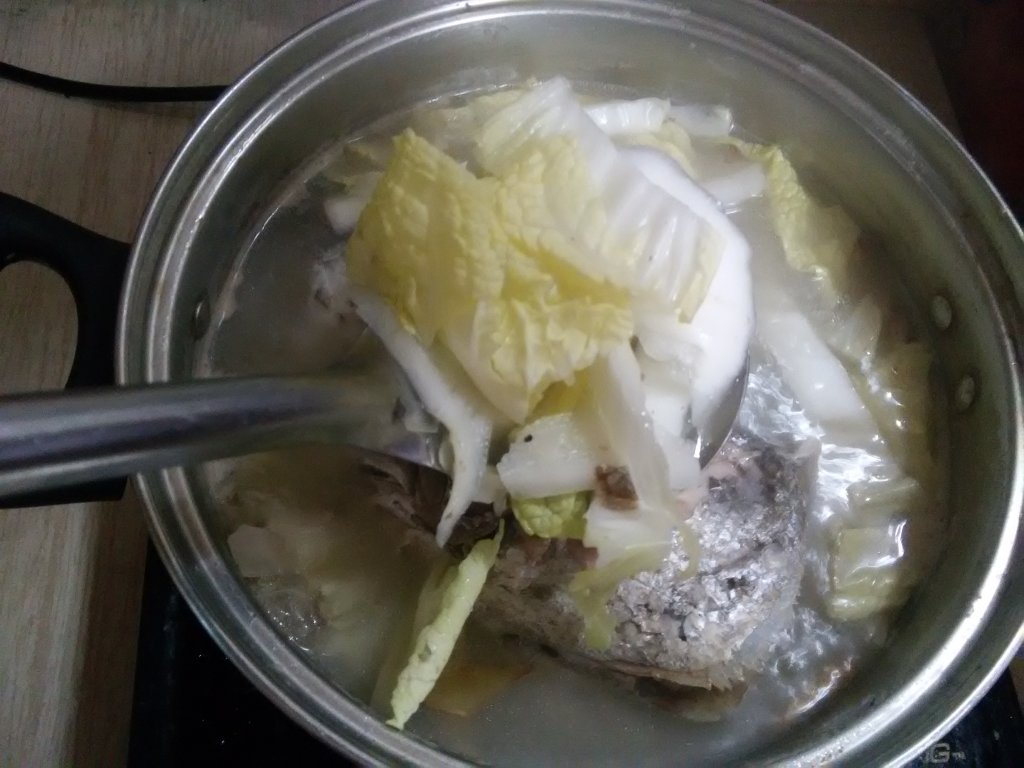 鱼头白菜汤的做法,好吃而不腻!
