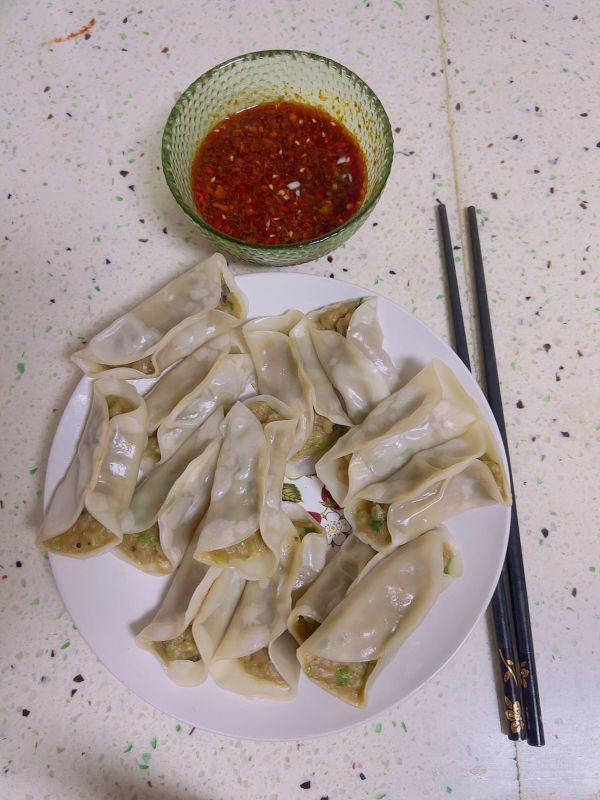 开口笑黑鱼蒸饺