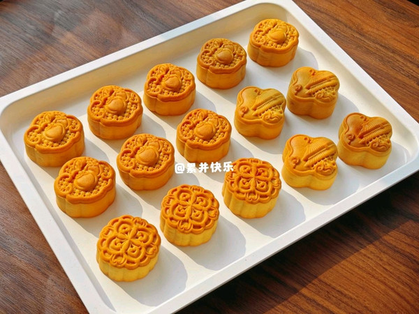 拉丝冰翅蛋黄月饼