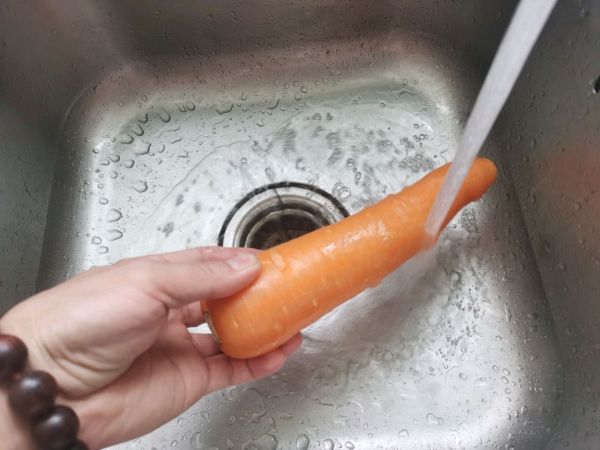 夏日快手清新凉拌胡萝卜