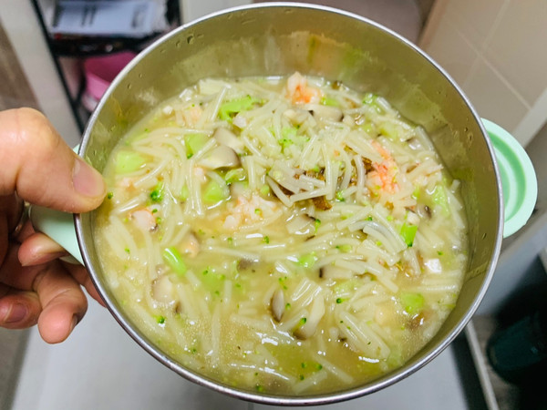 鲜虾香菇西兰花面