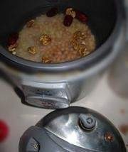 核桃花生红枣粥