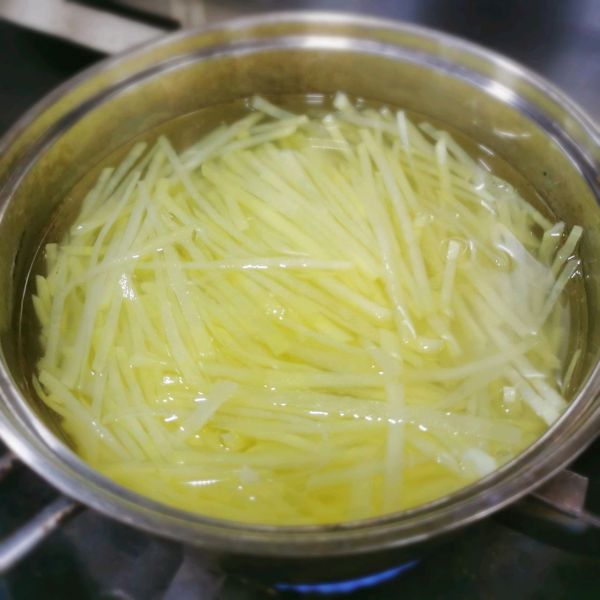 家常爆炒土豆丝