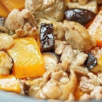 超赞南瓜鸡腿焖饭