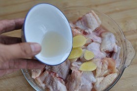 如何做无油香菇栗子鸡？