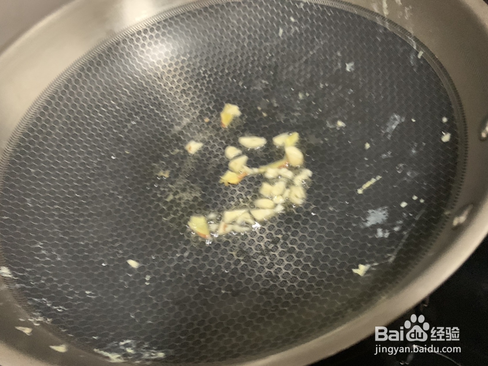 鲜美的鸡蛋虾皮炒菠菜