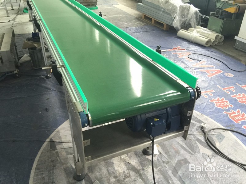 皮带输送机运行时皮带为什么会跑偏?