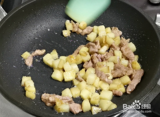 土豆炒牛肉的做法
