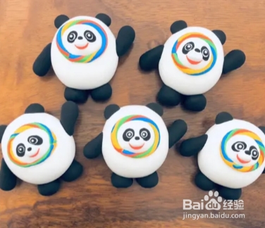 用黏土做冰墩墩