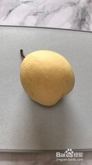 清热润肺的银耳雪梨红枣汤
