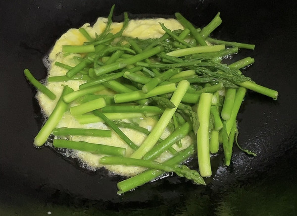 酱香鸡蛋炒芦笋尖
