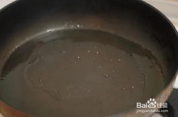 如何用少量的油煎鸡蛋